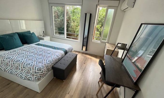 Arcueil House | Magnifique Maison C - 5min Metro & Paris - 15 min Parc Expo - Jardin Privé