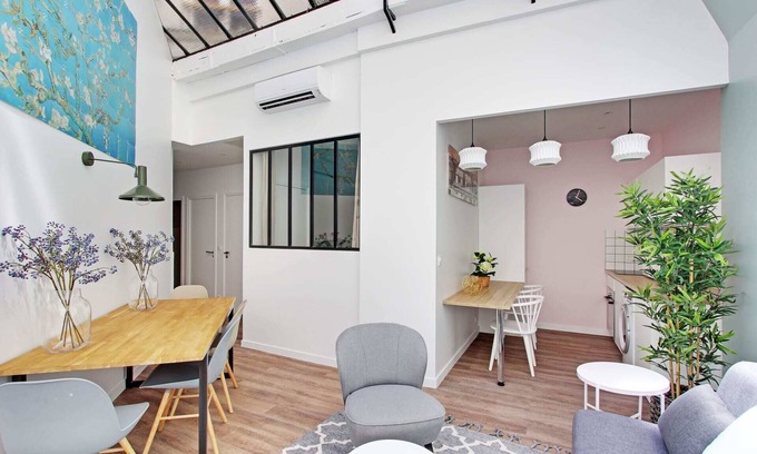 Arts-et-Metiers Apartment | Meslay 1 - Three Bedroom Apartment, Sleeps 8