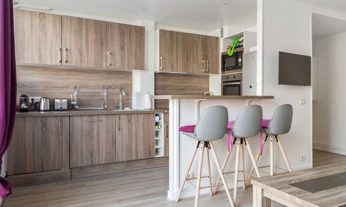 Silly-Gallieni Apartment | Modern apartment close to Paris - W281