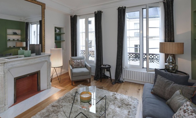 6th Arrondissement Apartment | Modern family apartment for 6 people in Saint-Germain-des-Prés