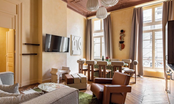Quartier de la Porte-Saint-Denis Apartment | My Paris - Grands Boulevards
