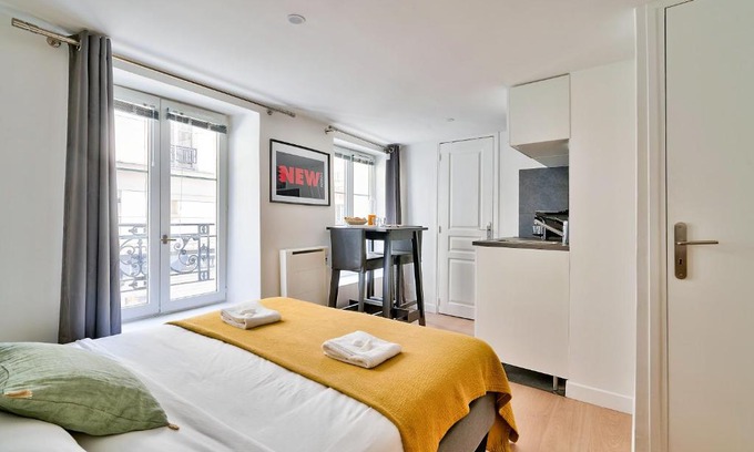 Quartier de la Porte-Saint-Denis Apartment | New and Bright Studio in the Heart of Paris (1G)