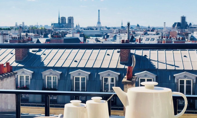 Arsenal Apartment | One of not many! Panoramic Bastille Loft