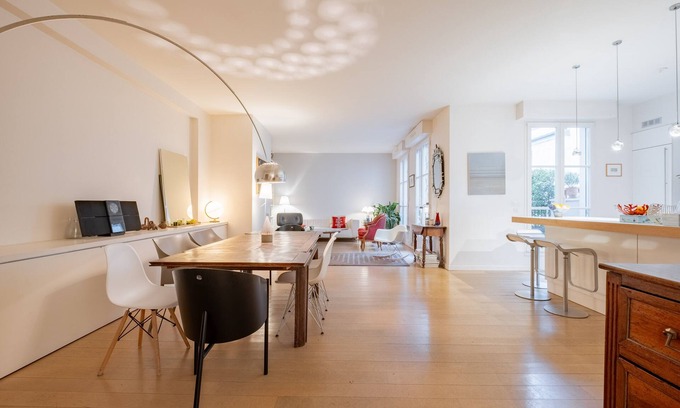Quartier de la Porte-Saint-Denis Apartment | Open Secret, by Veeve