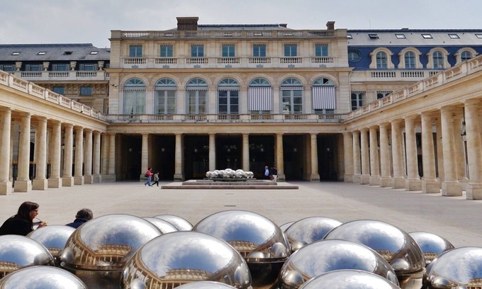 Gaillon Apartment | PALAIS ROYAL- A TRUE PARISIAN WARMTH AMID "LE LOUVRE & L'OPERA"