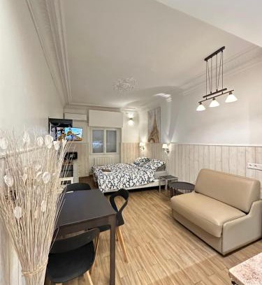Saint-Lambert Apartment | Paris 15 Studio Ground Floor