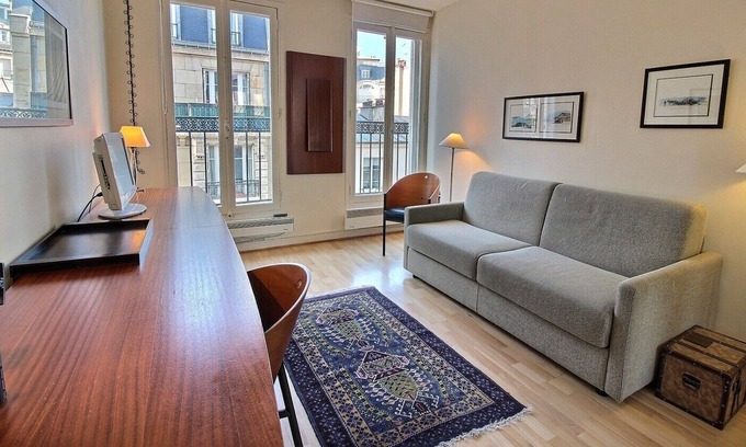 Notre-Dame-des-Champs Apartment | Parisian Home|S06355|Studio|Montparnasse - Maine