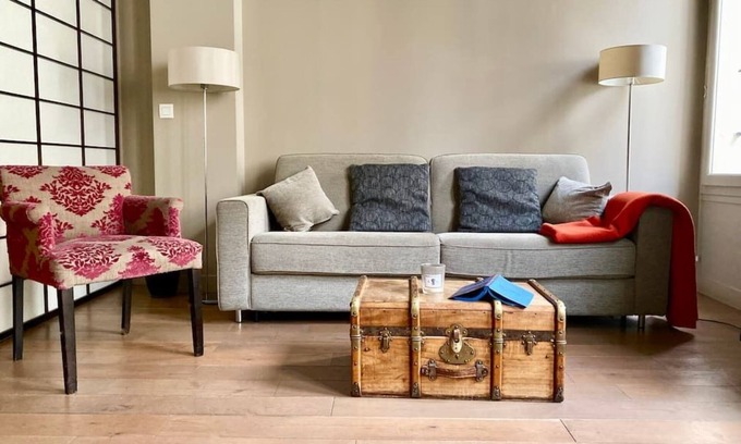Les Halles Apartment | Perfect Louvre 3BR 17thC charm in 5-star location