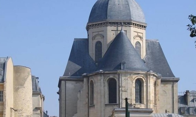 4th Arrondissement Apartment | Quiet and Authentic Corner of the Marais