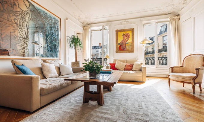 Montmartre Condo | spacious and well equipped 2 br 1.5 ba with A/C