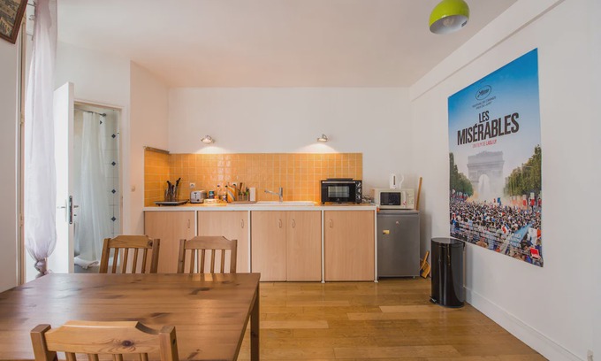 Epinettes Apartment | Spacious studio in Batignolles