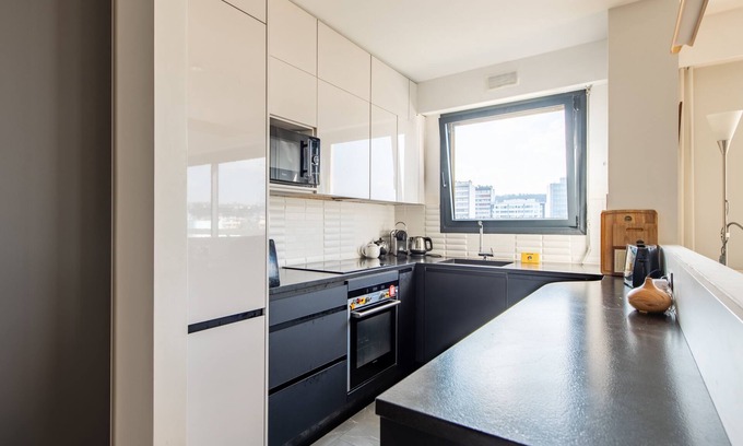 Centre Ville Apartment | Superb apartment with view of Pont de Sèvre