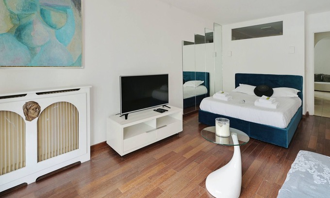 Quartier de la Plaine-de-Monceaux Apartment | Superb apartment- 2P Ternes / Av Wagam - BAIL MOBILITE