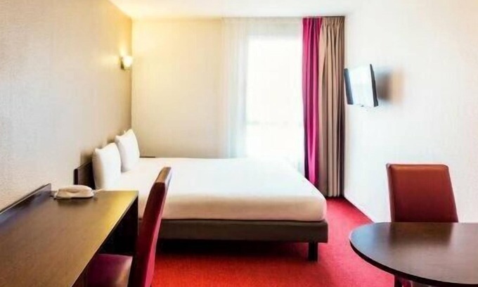 Vanves Apartment | Vrbo Property