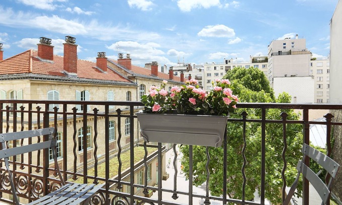 Grenelle Apartment | YAYS Paris Zola by Numa