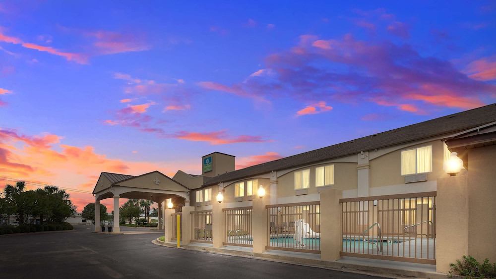 Alexandria Hotel | SureStay Hotel by Best Western Alexandria Airport