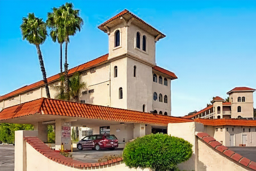 Burbank Hotel | Ramada by Wyndham Burbank Airport