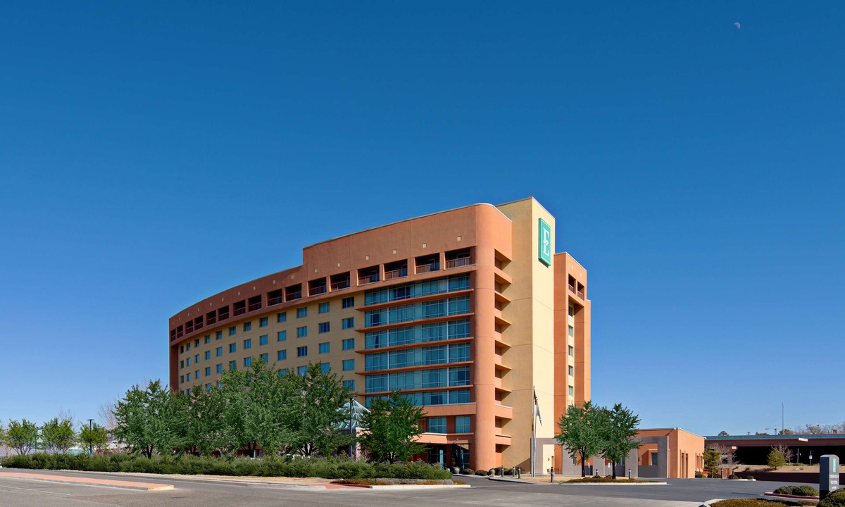 Albuquerque Hotel | Embassy Suites by Hilton Albuquerque