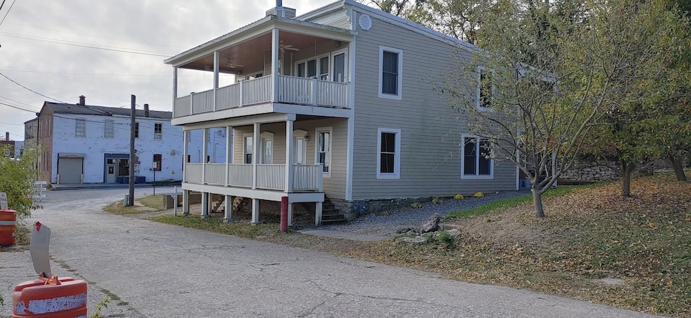 Hannibal Hotel | Lighthouse Hospitality Hannibal