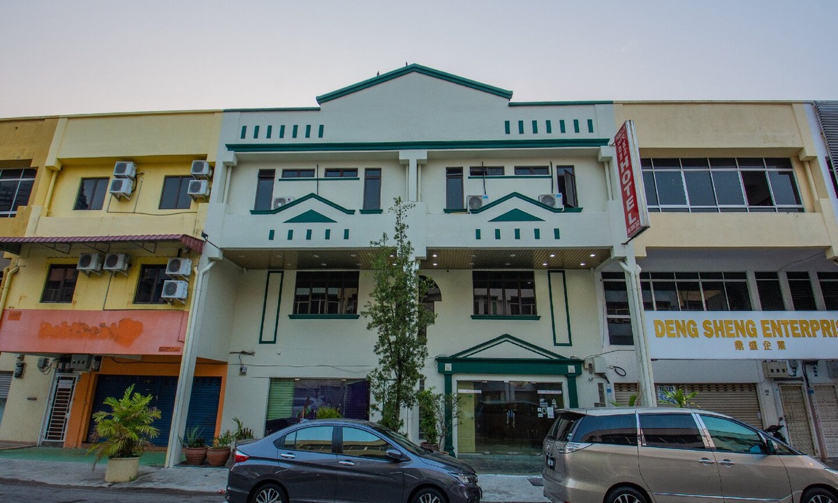 Taman Melaka Raya Hotel | OYO 764 Hotel Famous Inn