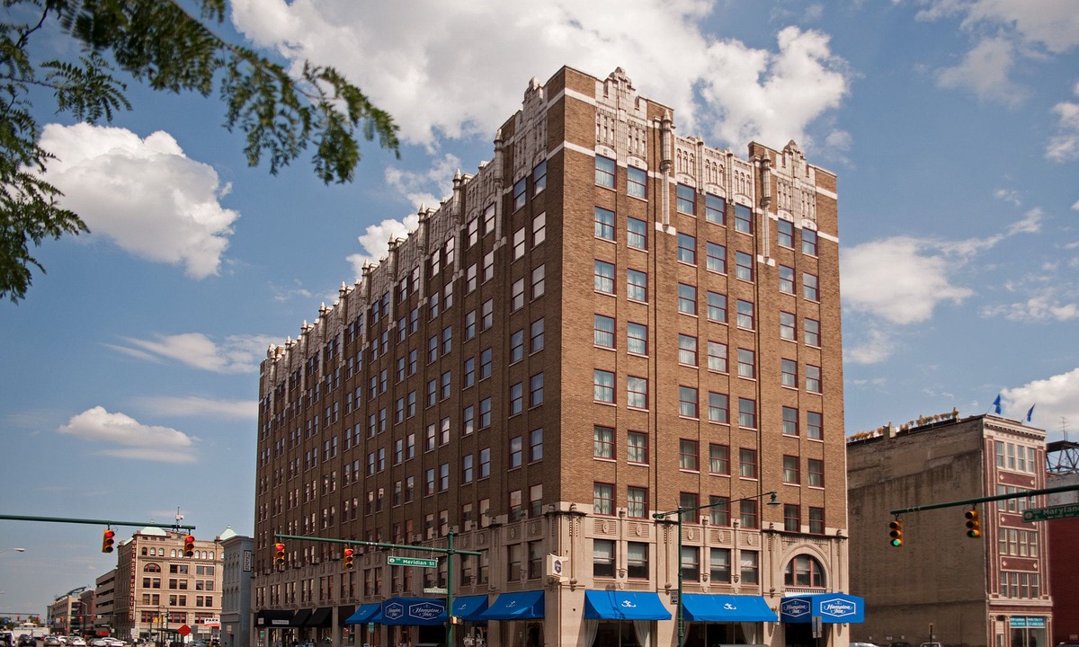 Wholesale District Hotel | Hampton Inn Indianapolis Downtown Across from Circle Centre