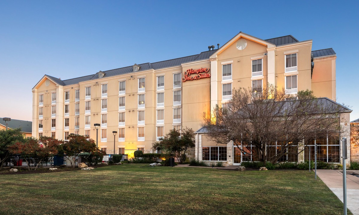 Austin Hotel | Hampton Inn & Suites-Austin Airport