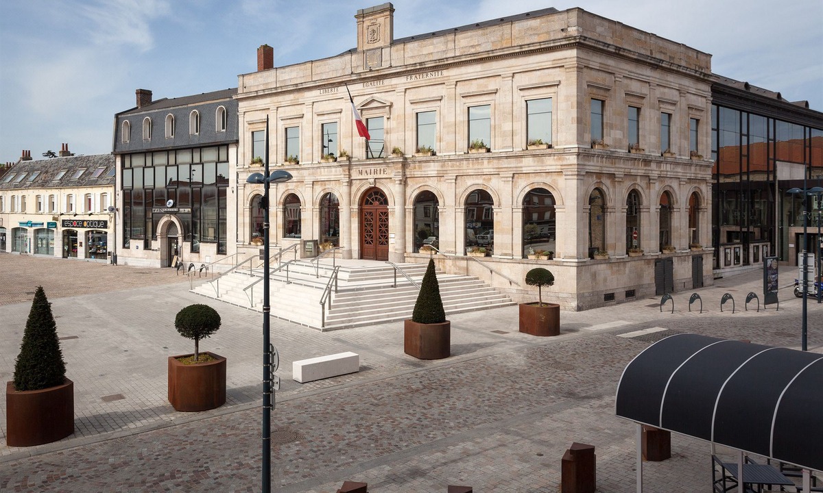 Gravelines Hotel | Logis hôtel du Beffroi Gravelines Dunkerque