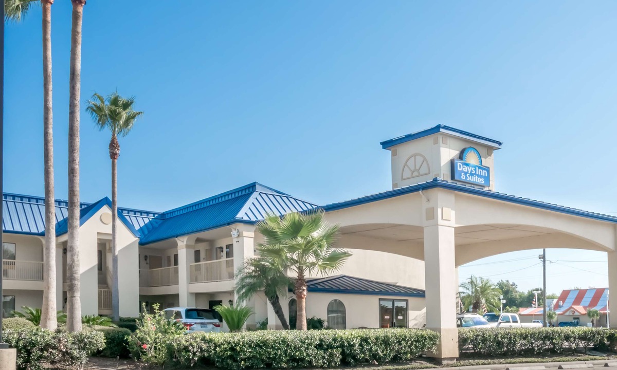 Winnie Hotel | Days Inn & Suites by Wyndham Winnie