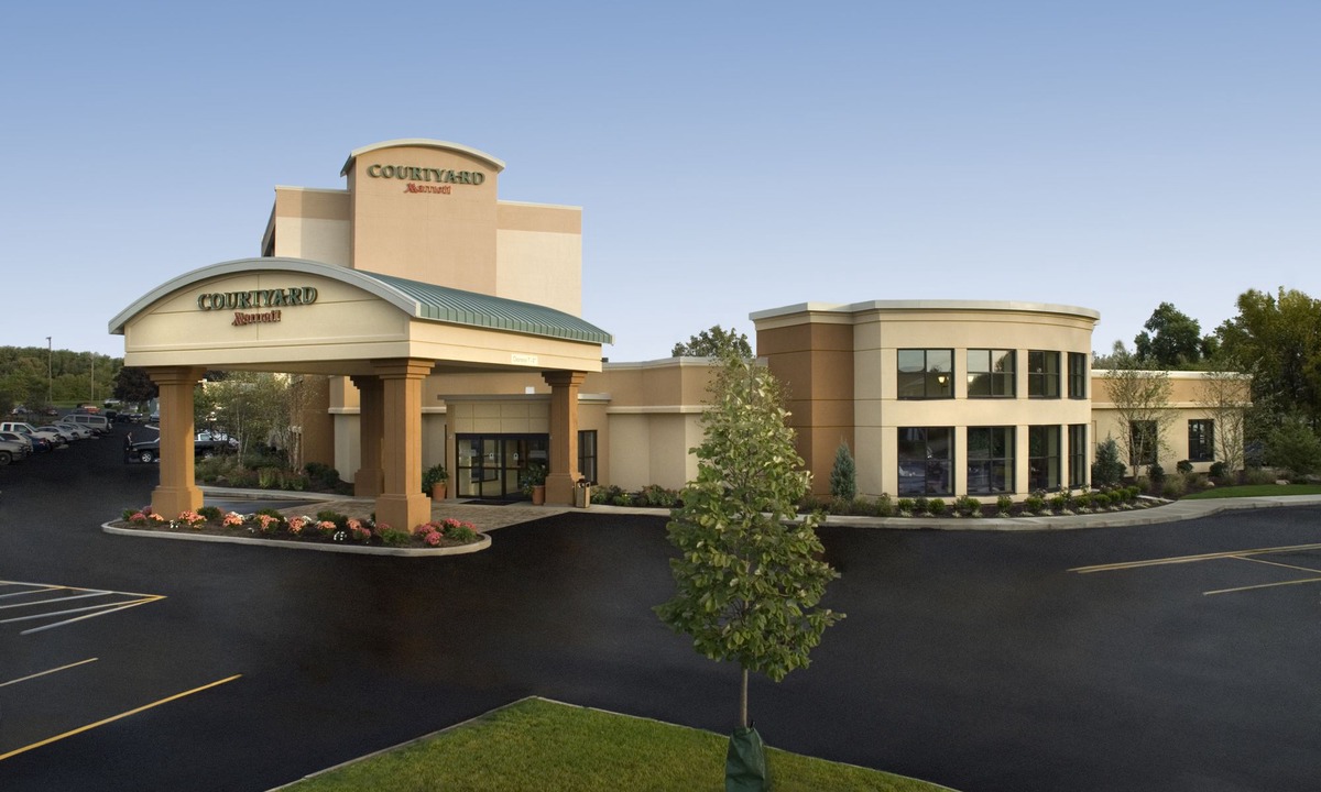 North Canton Hotel | Courtyard by Marriott Canton
