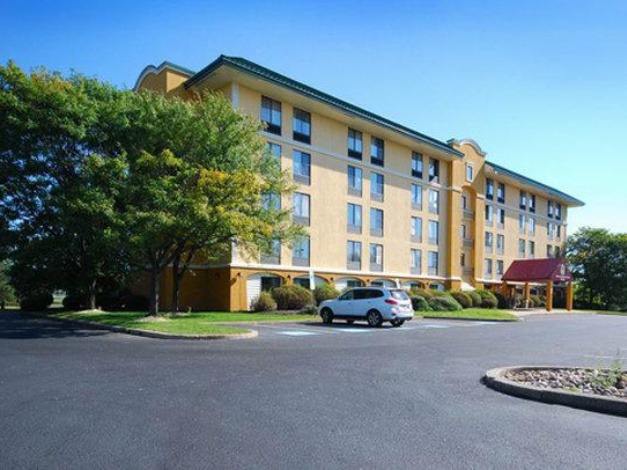 Trevose Hotel | Quality Inn & Suites Bensalem