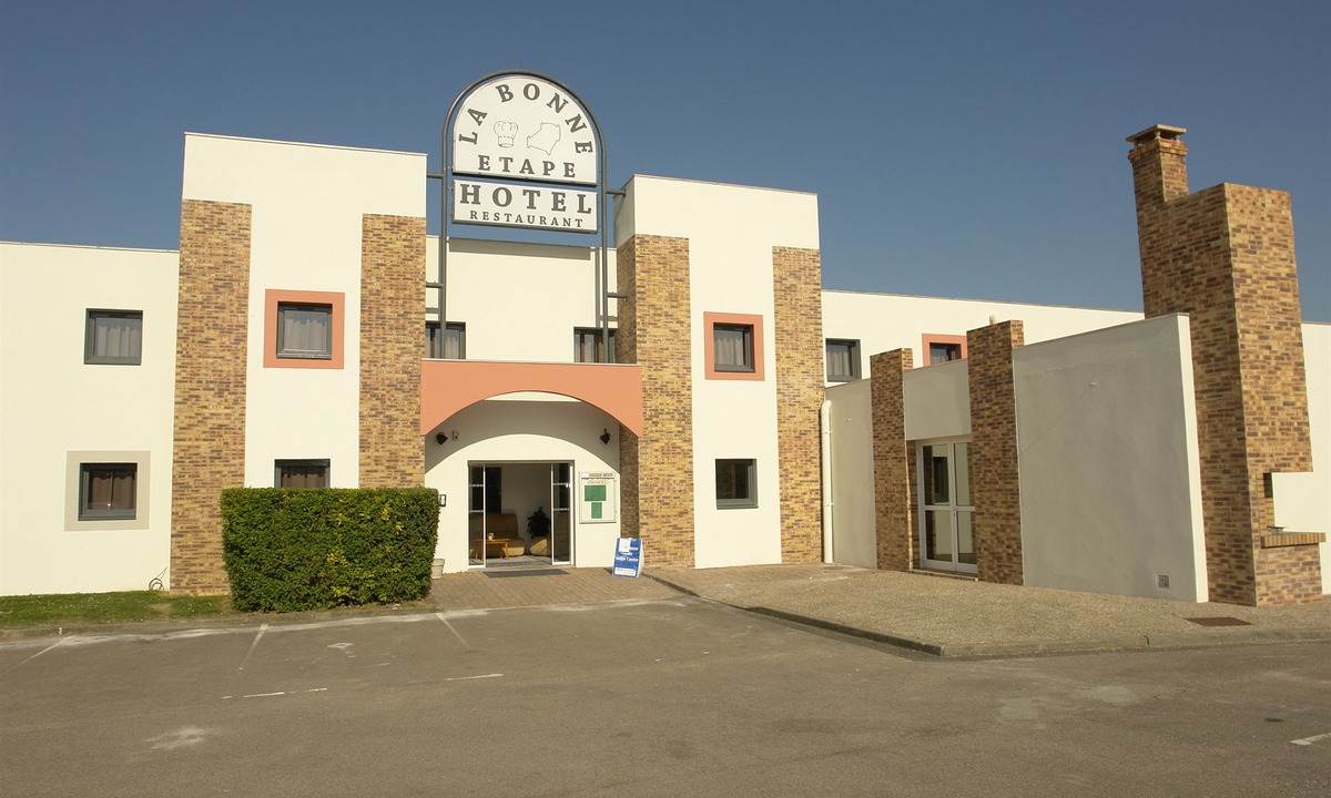 Evreux Hotel | Brit Hotel La Bonne Etape