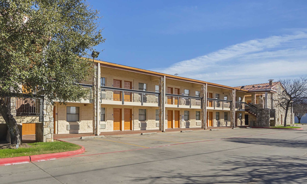 North Richland Hills Hotel | Quality Inn & Suites North Richland Hills