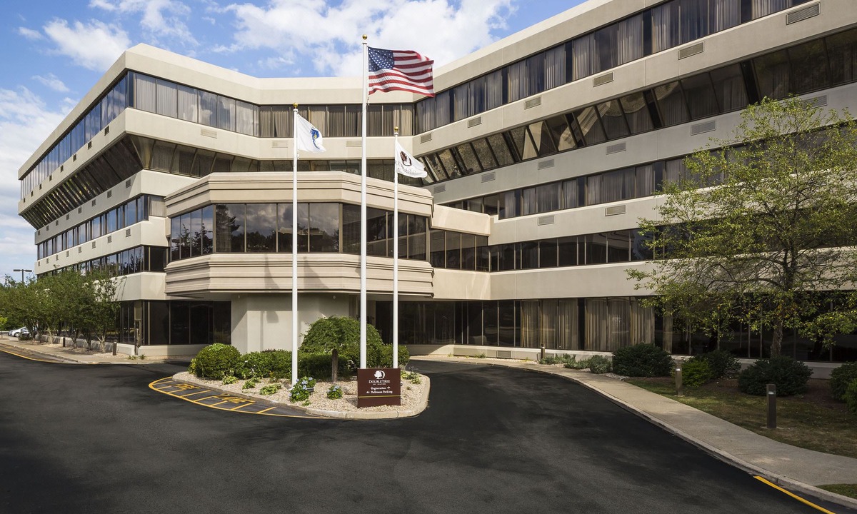 Rockland Hotel | DoubleTree by Hilton Boston-Rockland