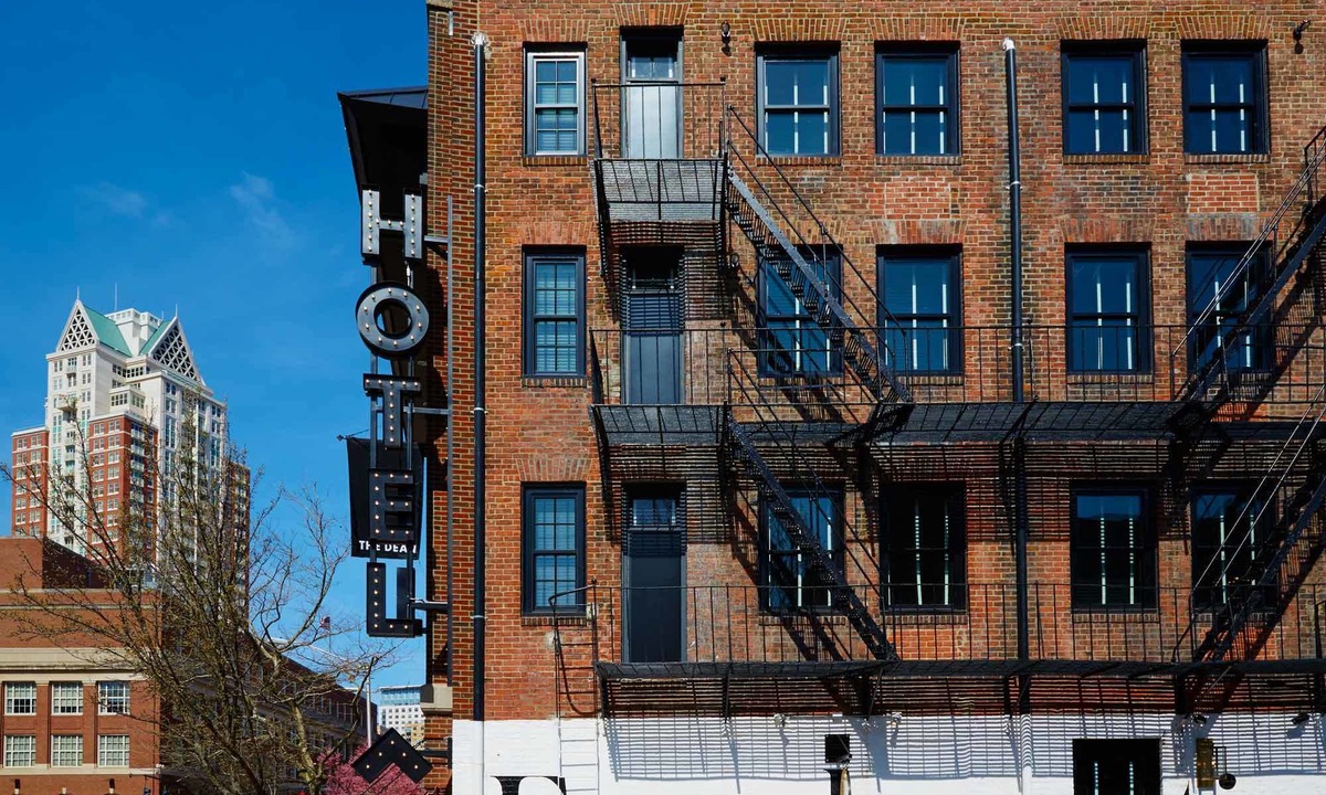 Downtown Hotel | The Dean Hotel