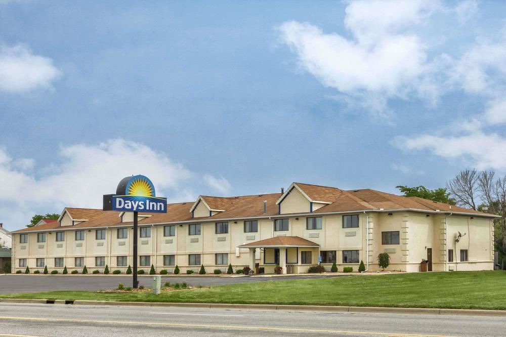 Benton Harbor Hotel | Quality Inn & Suites