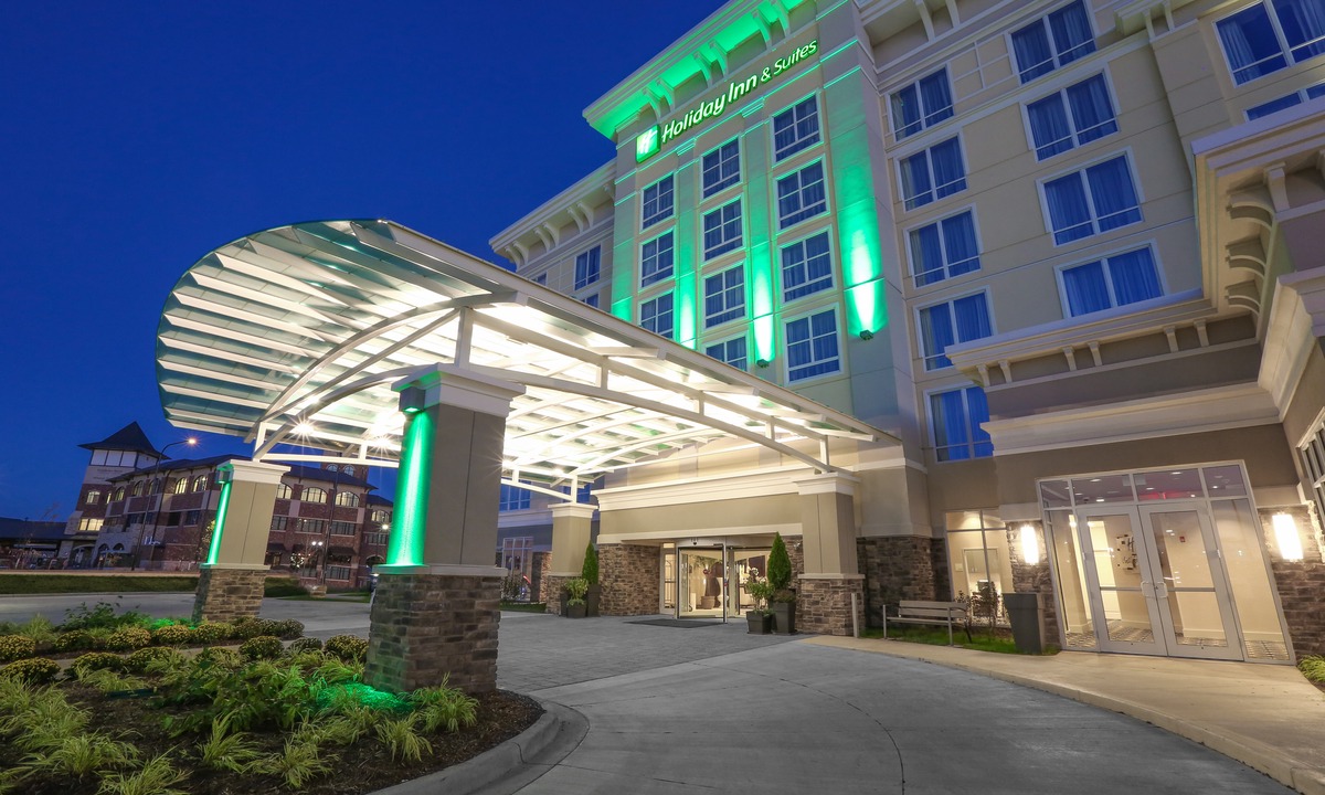 East Peoria Hotel | Holiday Inn and Suites East Peoria, an Ihg Hotel