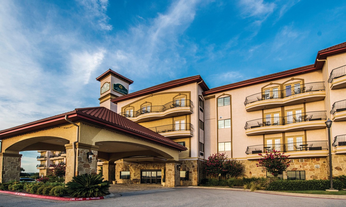 Marble Falls Hotel | La Quinta by Wyndham Marble Falls