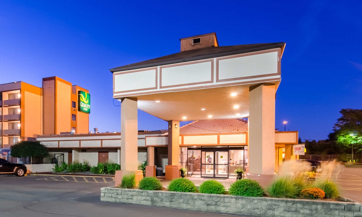 West Springfield Hotel | Quality Inn West Springfield