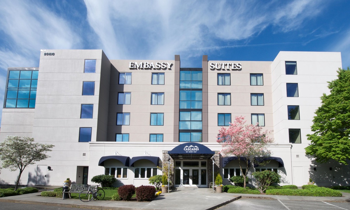 Lynnwood Hotel | Embassy Suites by Hilton Seattle North Lynnwood