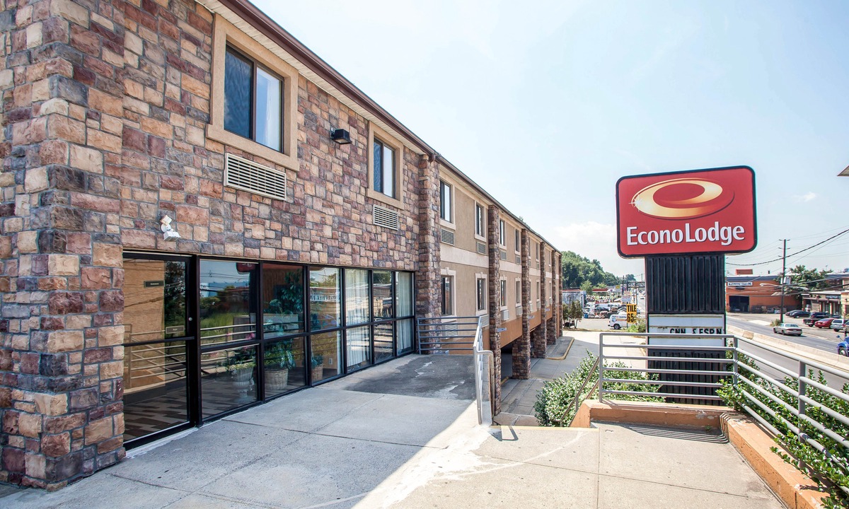 The Heights Hotel | Days Inn by Wyndham Jersey City