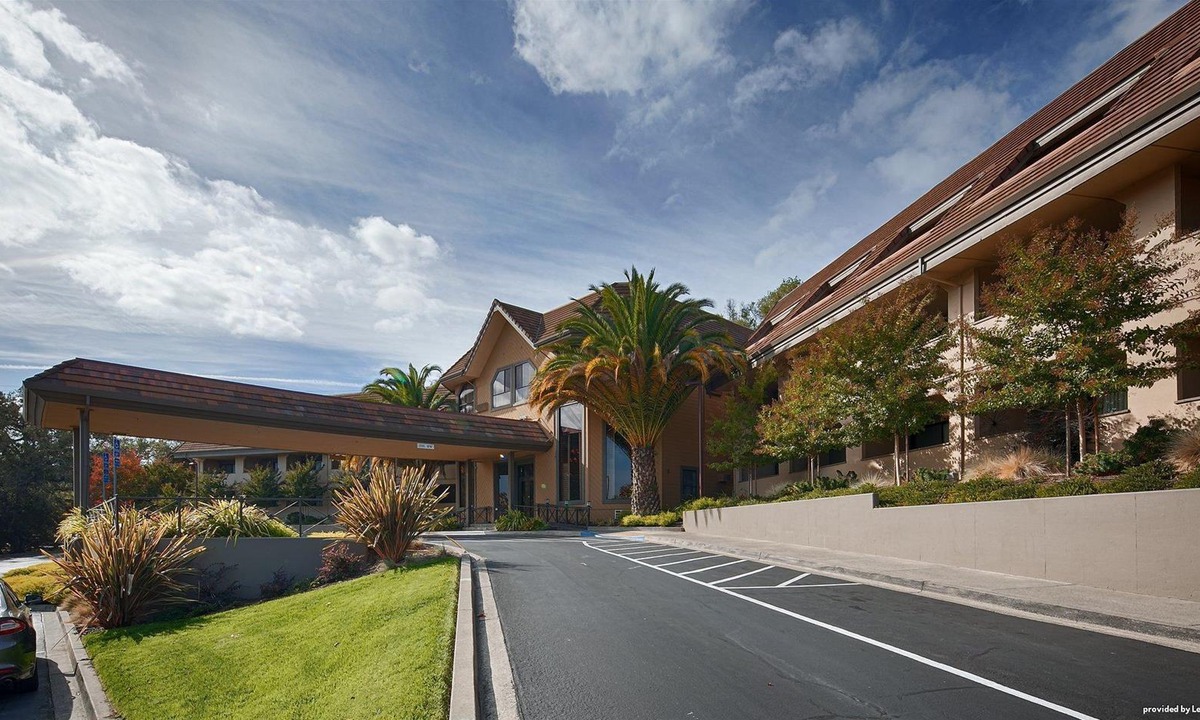 Novato Hotel | Best Western Plus Novato Oaks Inn