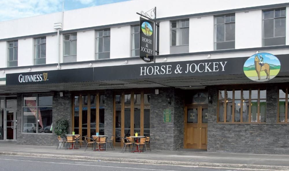 Matamata Hotel | Horse and Jockey Inn