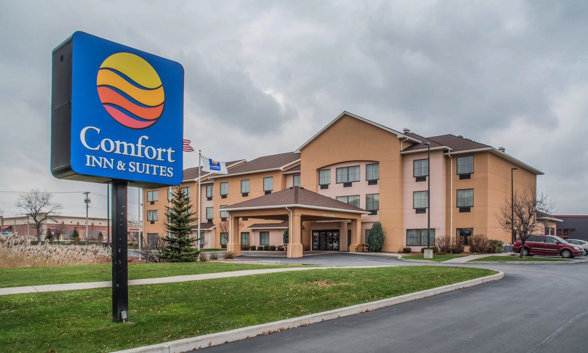 Farmington Hotel | Comfort Inn & Suites Farmington - Victor