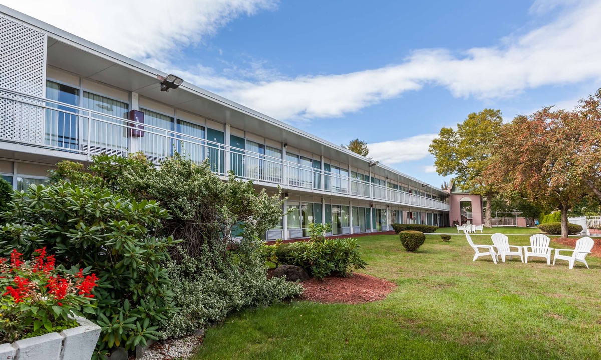 Colonie Hotel | Howard Johnson by Wyndham Albany