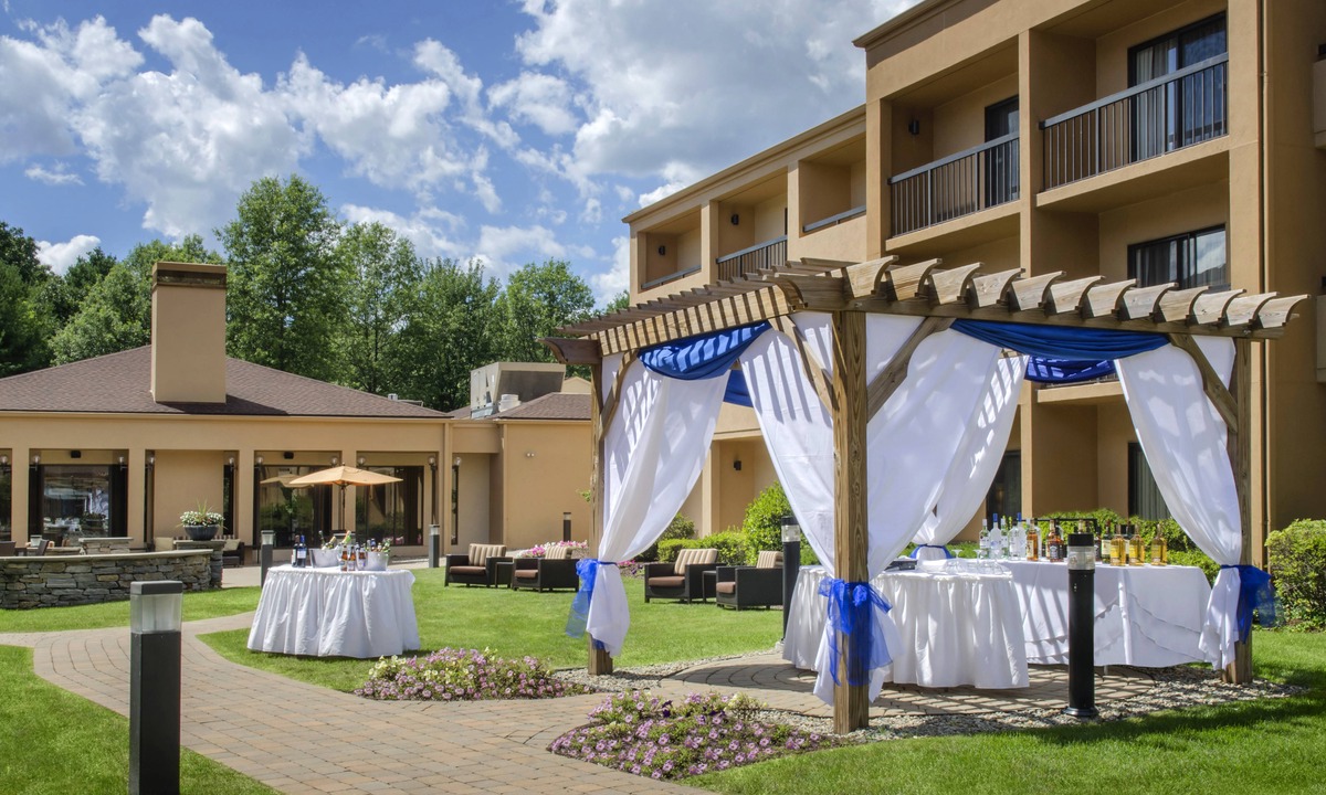 Andover Hotel | Courtyard by Marriott Boston Andover