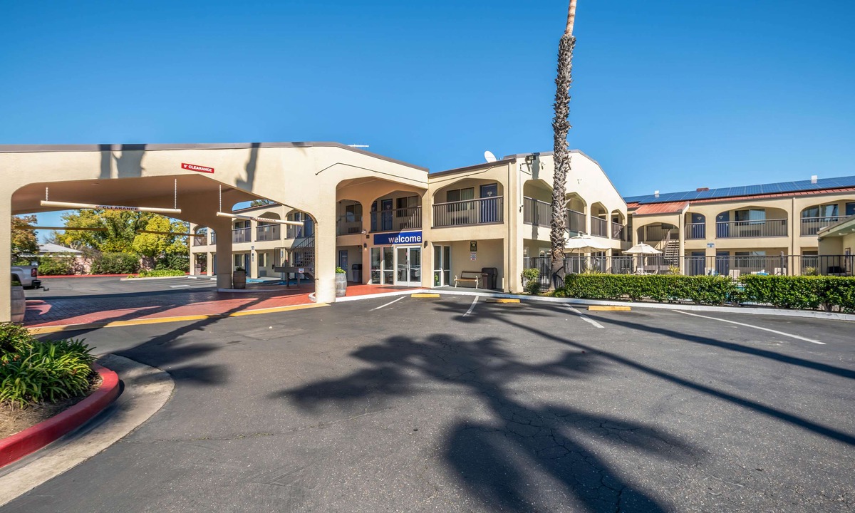 Lodi Hotel | Motel 6-Lodi, CA