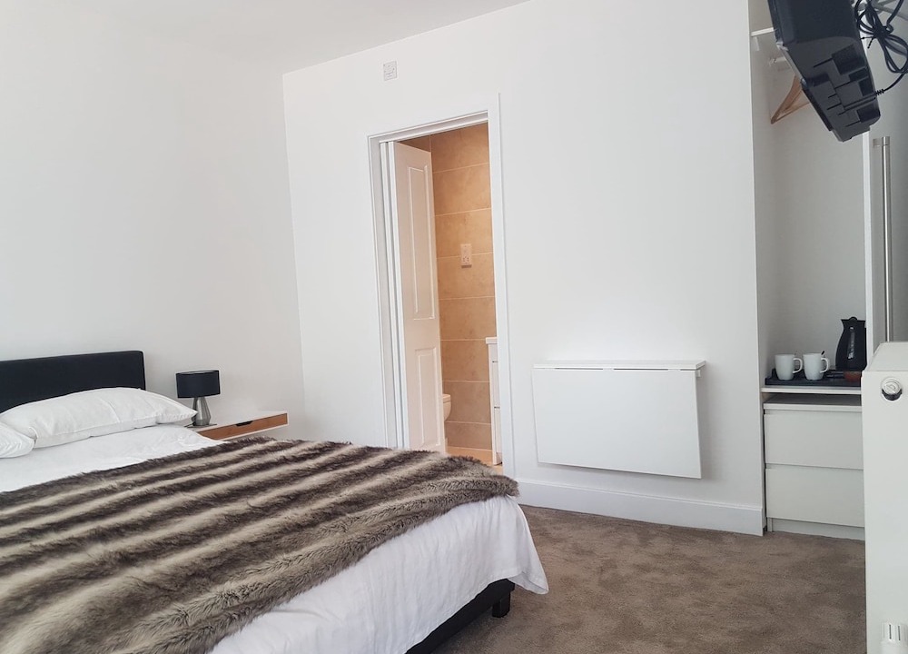 Tadley Hotel | Apple Tree Place B&B