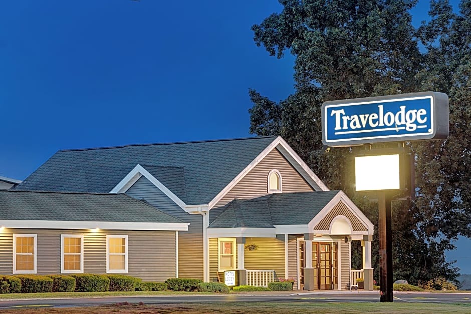 Iowa City Hotel | Travelodge by Wyndham Iowa City