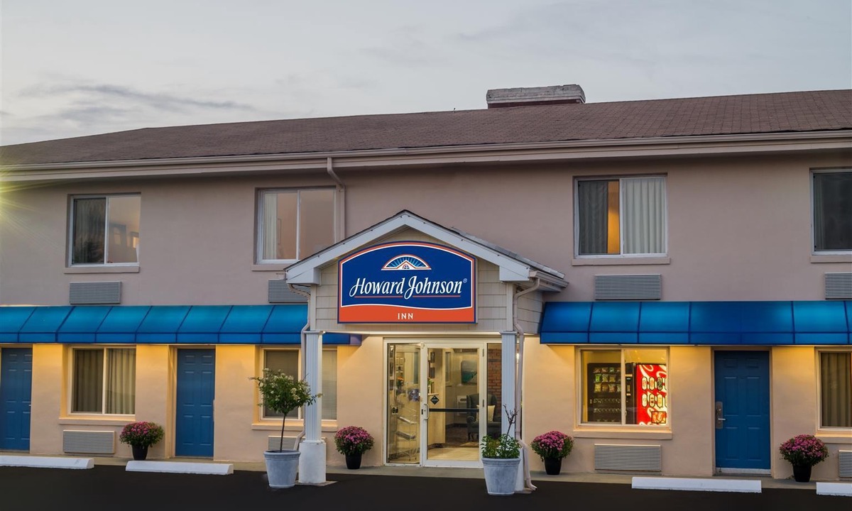 Springfield Hotel | Howard Johnson by Wyndham Springfield