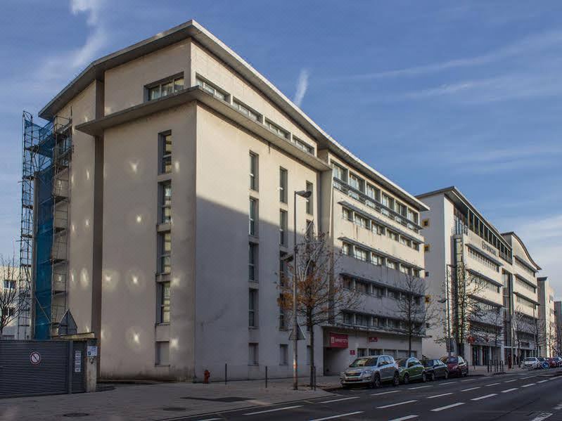 Miroir - Batignolles Hotel | Zenitude Hôtel-Résidences le Mans Novaxis